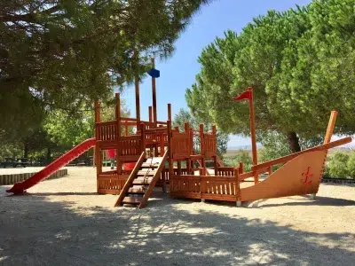 Holzspielschiff — Elysee