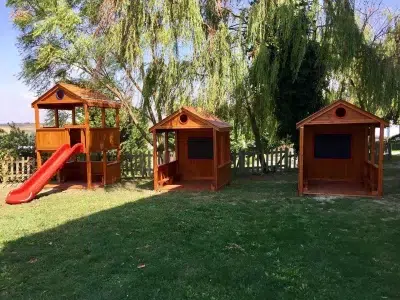 Holzspielhaus mit Rutsche — Elysee