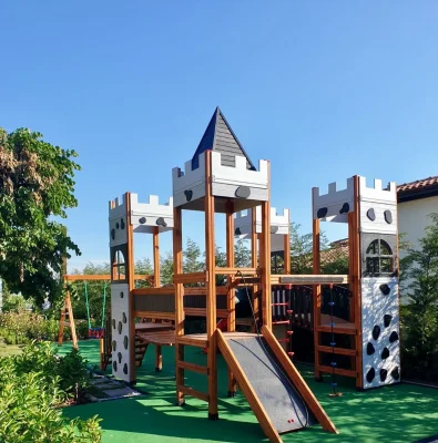 Holzspielburg — Elysee