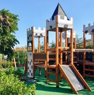 Holzspielburg — Elysee