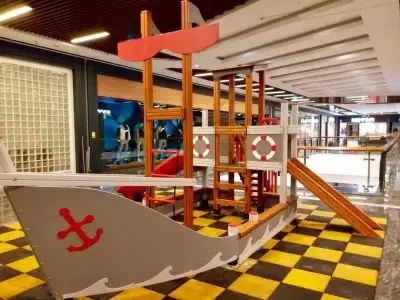 Holzspielschiff — Elysee