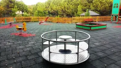 Spielplatzkarussell — Elysee