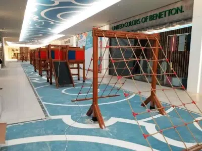 Kletter- und Balancierparcours aus Holz — Elysee