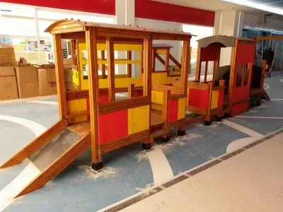 Holzspielzug — Elysee