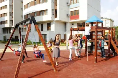 Gesamtansicht des Spielplatzes — Elysee
