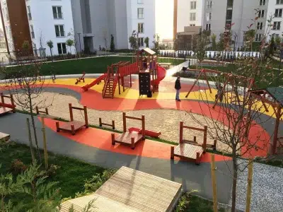 Gesamtansicht des Spielplatzes — Elysee