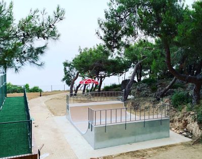 Açık hava skatepark ve kaykay rampaları — Elysee