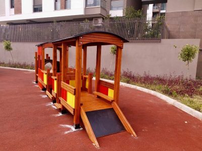 Tren temalı ahşap oyun grubu — Elysee