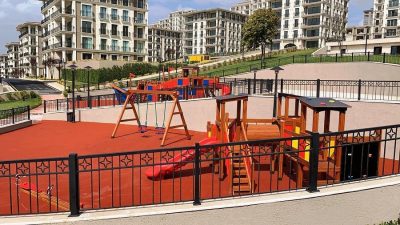Ahşap oyun alanına üstten bakış — Elysee